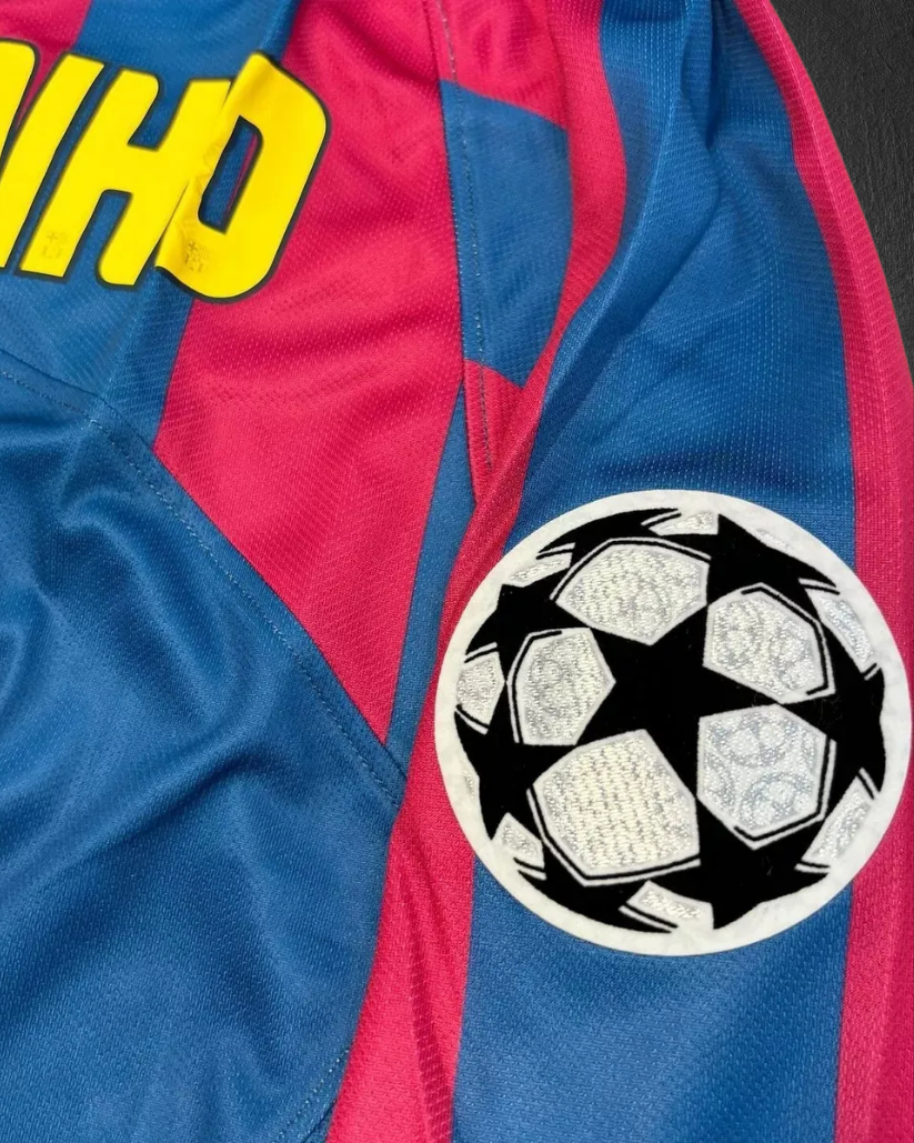 Jersey Barcelona Retro 2005/2006 Ronaldinho Final Champions